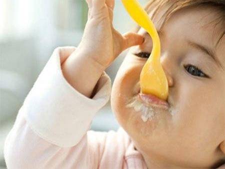 Lý do nên cho bé ăn sữa chua mỗi ngày